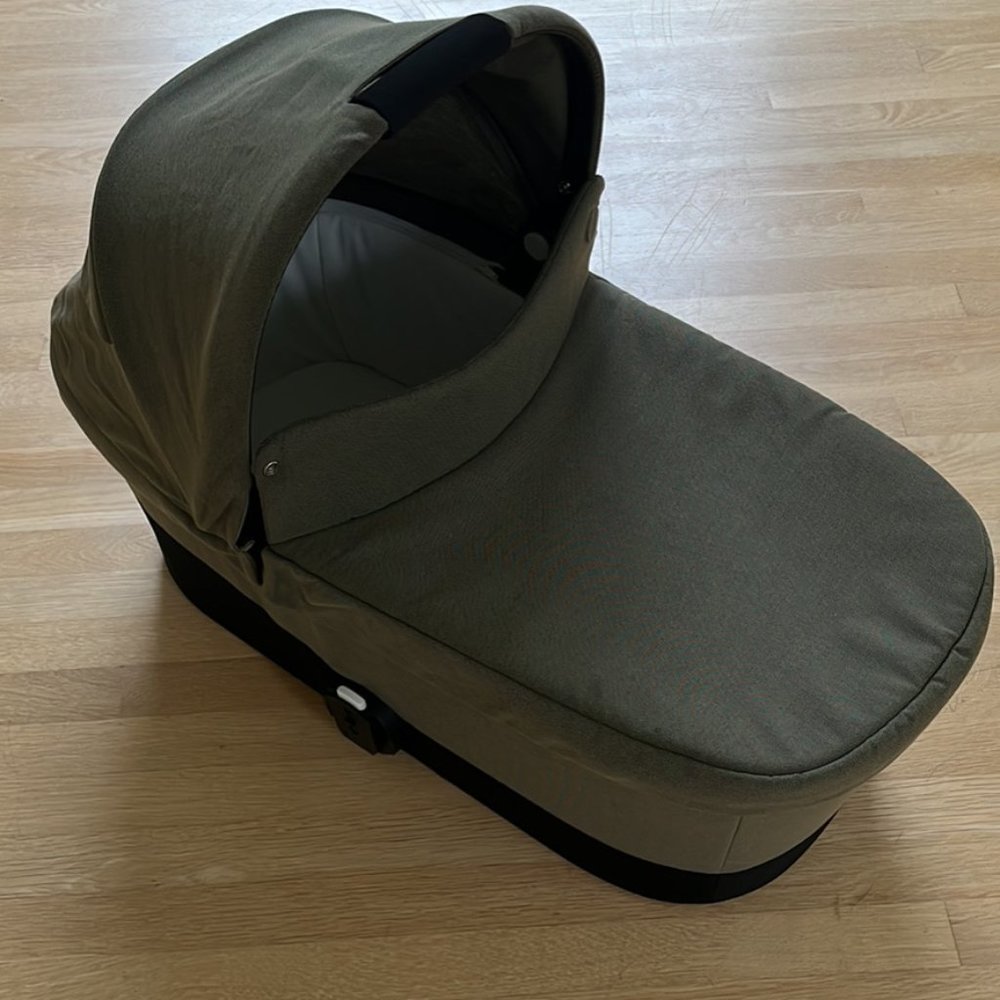 Cybex Cot S Bassinet in Beige Khaki (greenish)